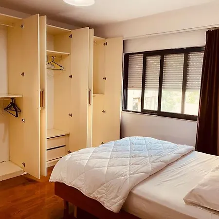 Apartment Downtown Bllok 2br, Large Patio, Ac-wifi