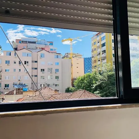 Downtown Bllok 2br, Large Patio, Ac-wifi Tirana