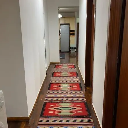 Apartment Downtown Bllok 2br, Large Patio, Ac-wifi Tirana