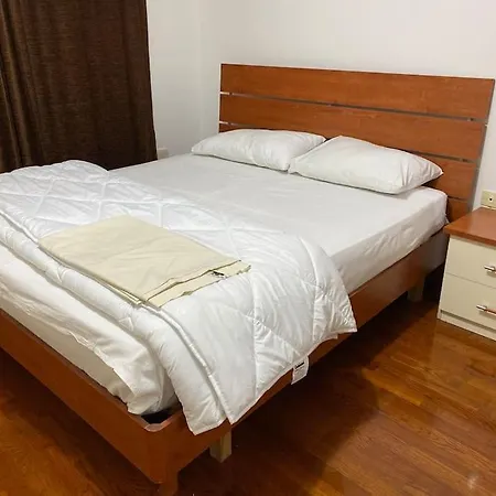 Downtown Bllok 2br, Large Patio, Ac-wifi Apartment