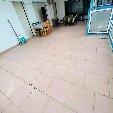 Downtown Bllok 2br, Large Patio, Ac-wifi Apartment Tirana