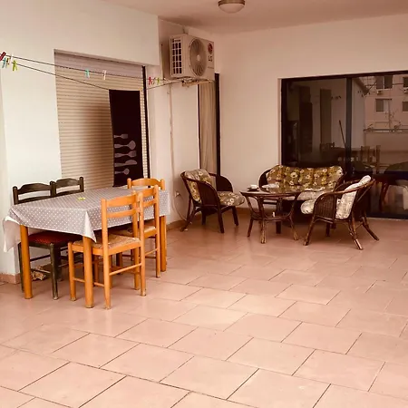 Apartment Downtown Bllok 2br, Large Patio, Ac-wifi *